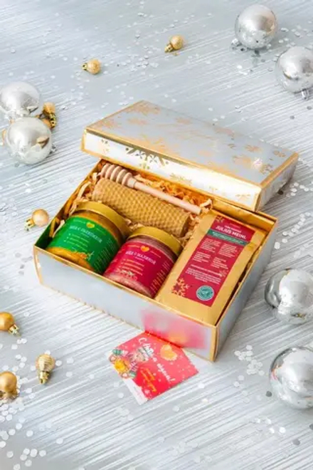 Набор №159 "2 вида меда + кофе или чай + свеча + ложка"