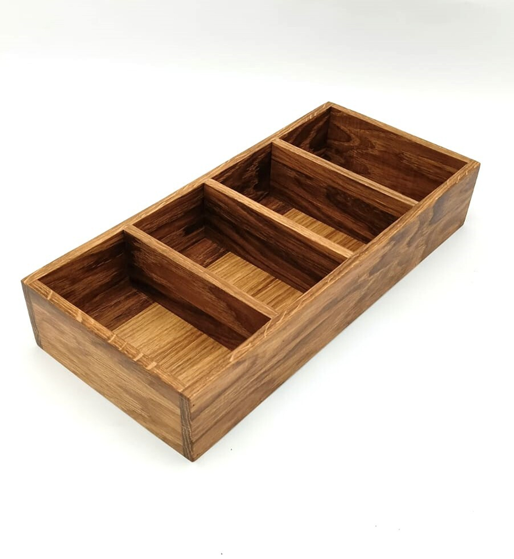 Органайзер, дуб;4 секции; H=58,L=200,B=146мм.