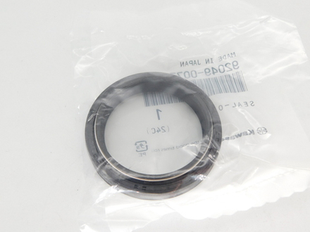 сальник вилки Kawasaki ER650 EX650 Ninja 650 ER400 EX400 92049-0073