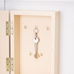 Полка - ключница Кошка Грация Айвори