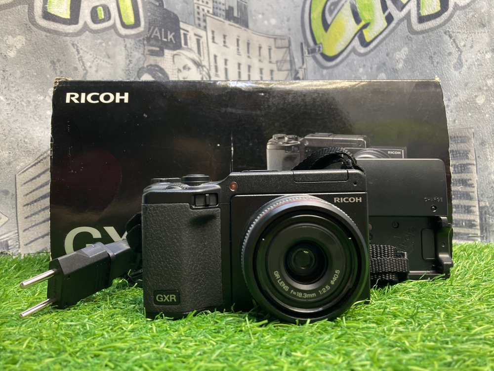Ricoh GXR + GR A12 50mm F2.5