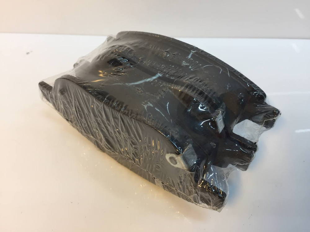 Колодки тормозные передние 1064001724 Geely Emgrand ec7