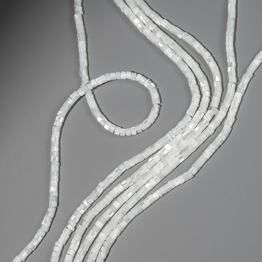 Перламутр морских ракушек, белого оттенка, разделитель 4*2,2мм