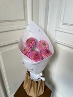 Кулек из георгин