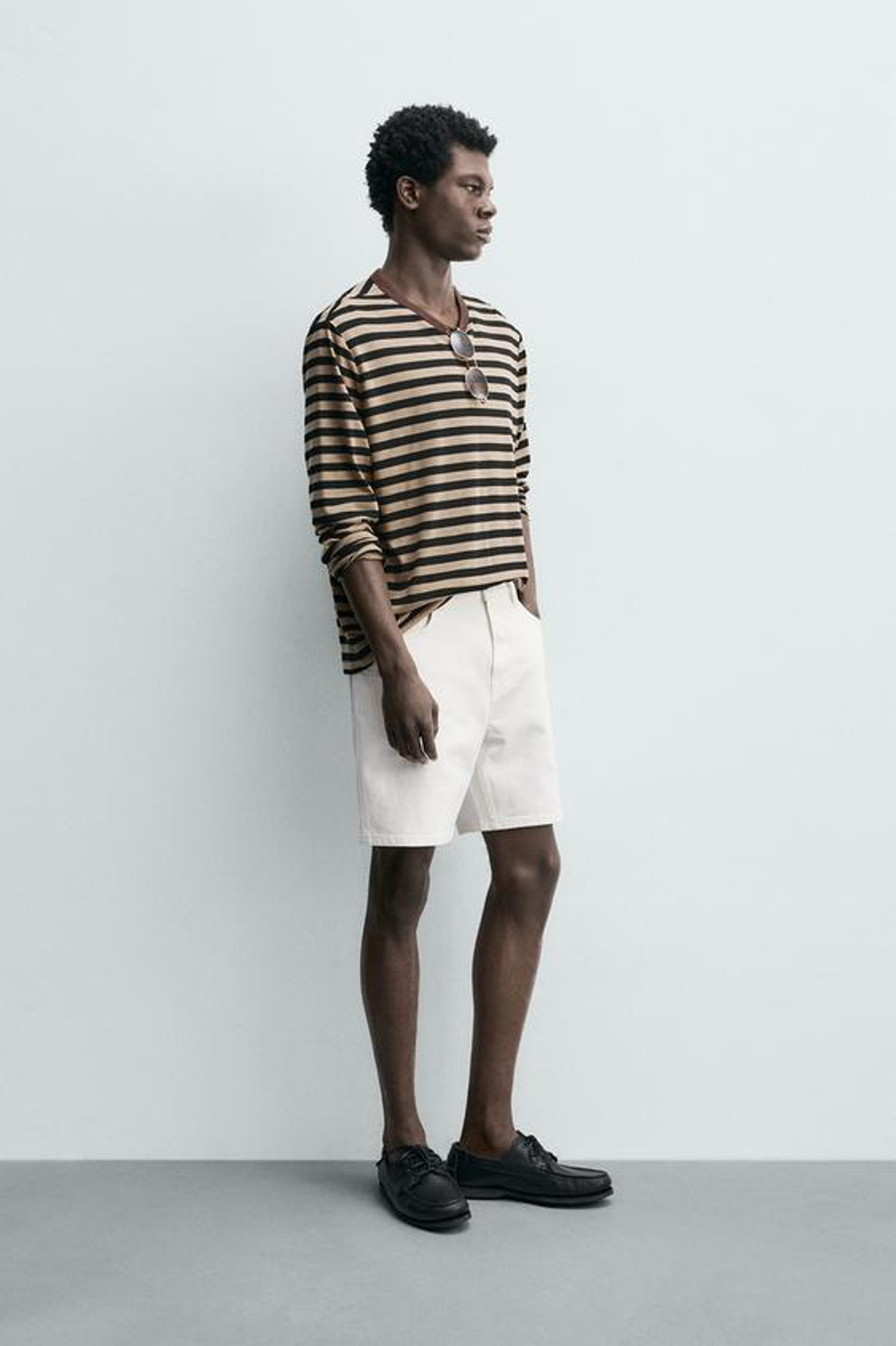 ZARA ДЖИНСОВЫЕ ШОРТЫ REGULAR FIT, БЕЛЫЙ