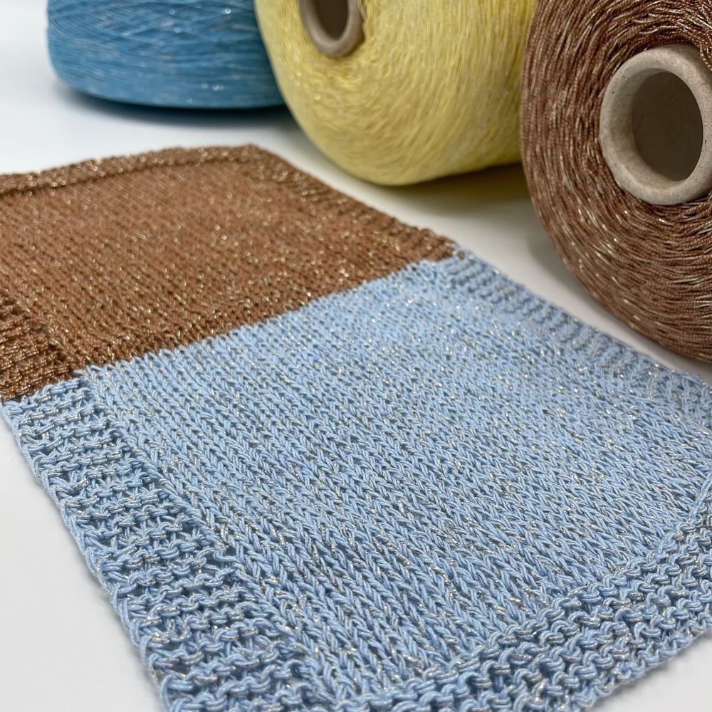 Бобинная пряжа для вязания (200 гр.) LAGOPOLANE 41% хлопок 36% полиамид 18% полиэстер 5% люрекс