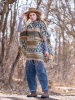 Пончо шерстяное с орнаментом