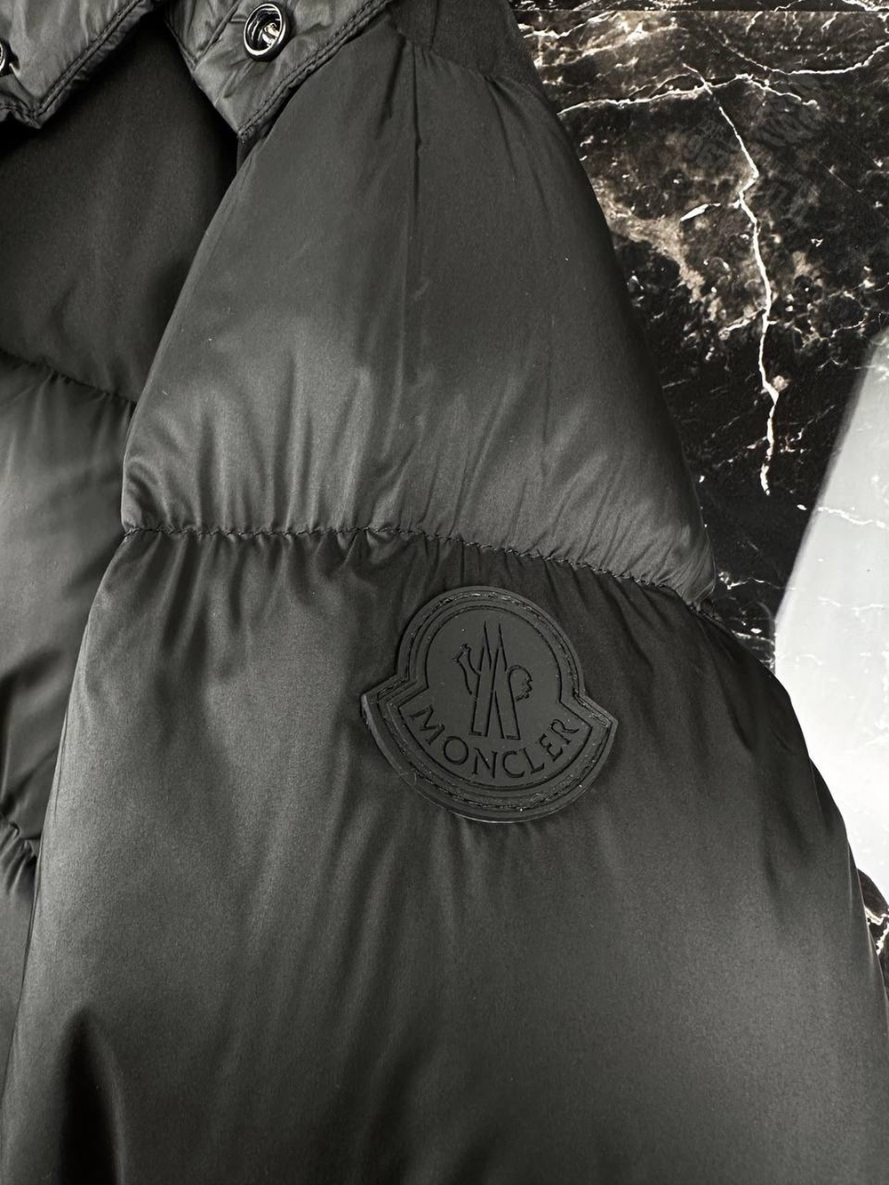 Пуховик Moncler
