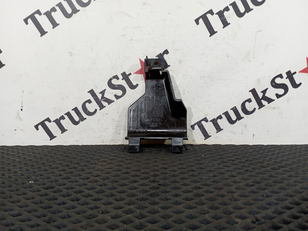 Монтажная панель салона