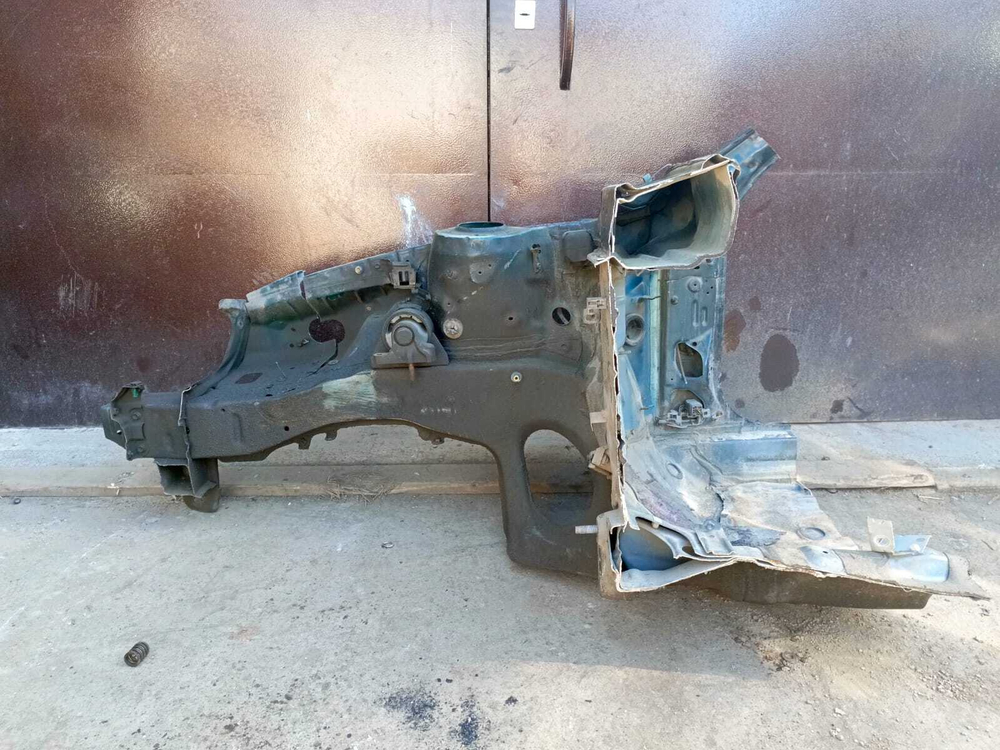Лонжерон передний правый TOYOTA SPRINTER 1996