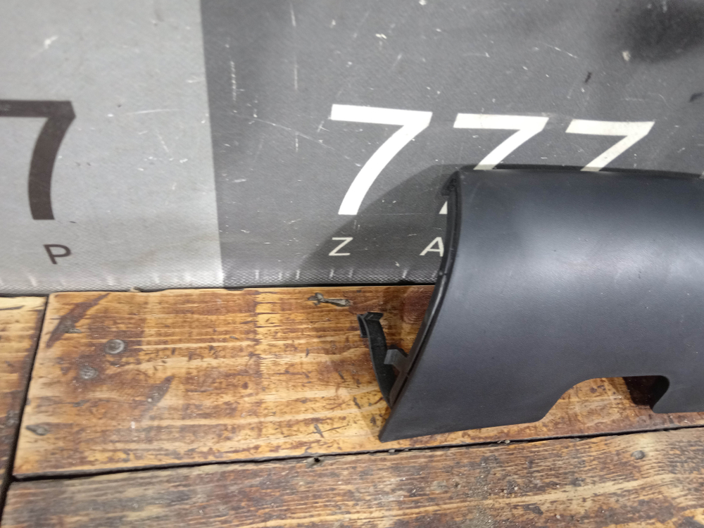 Заглушка буксировочного крюка заднего бампера Opel Omega B 94-99 Б/У Оригинал 90494222