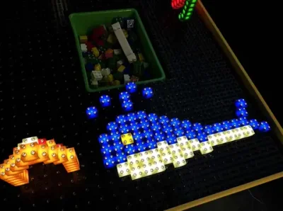 Интерактивный стол со светящимся конструктором