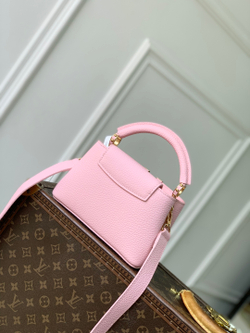 Louis Vuitton Capucines Mini