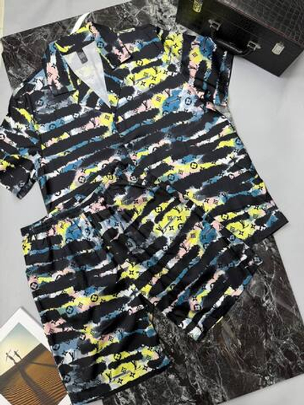 Прогулочный костюм Louis Vuitton