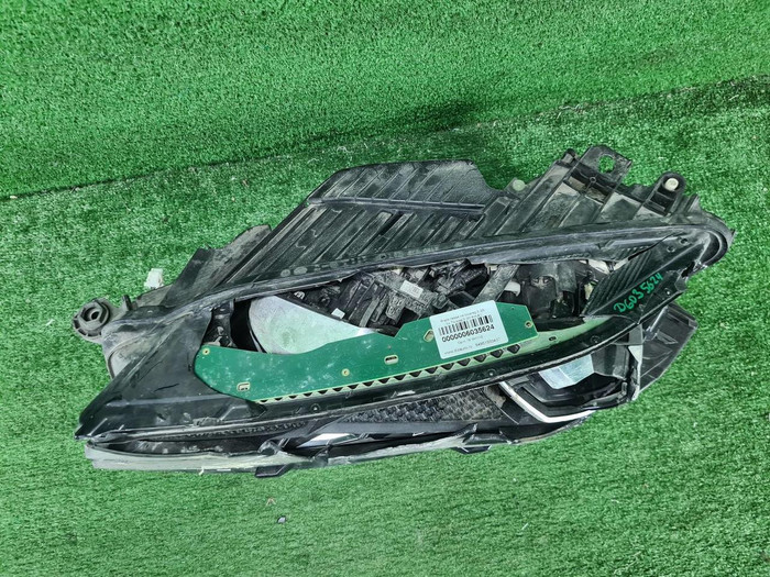 Битая Фара левая VW Touareg 3 (2018-2023) LED