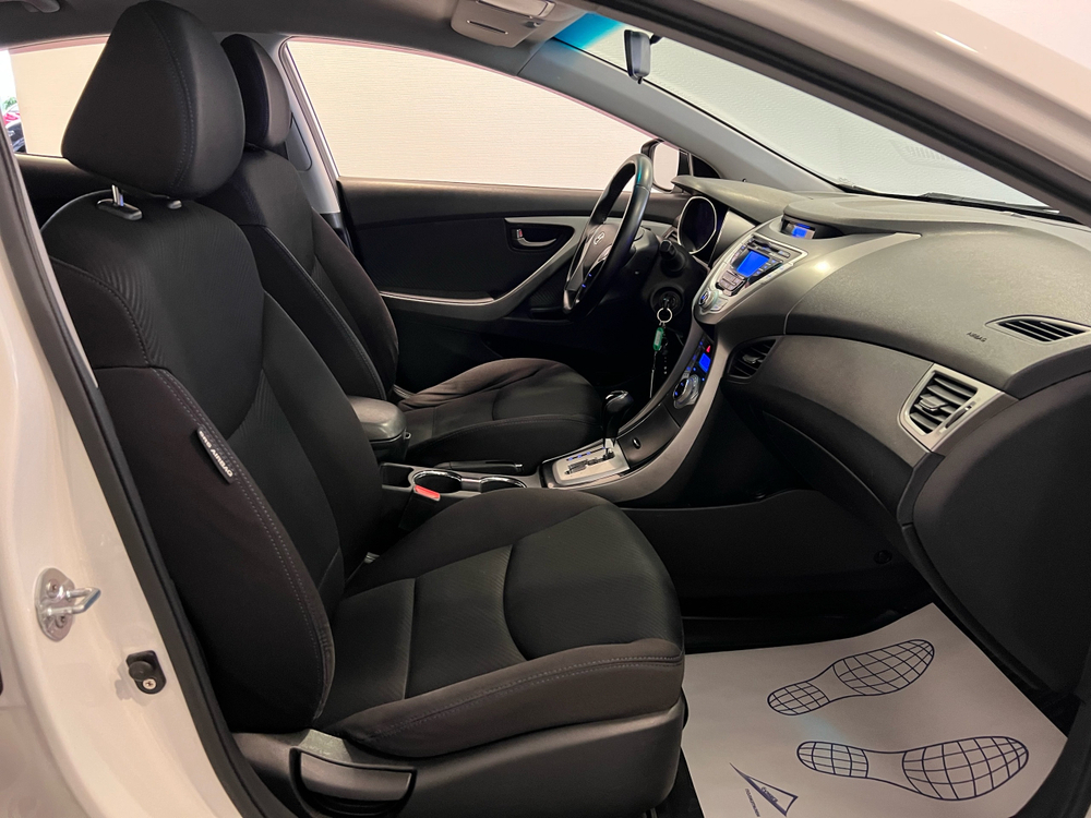 Hyundai Elantra, 2011 год