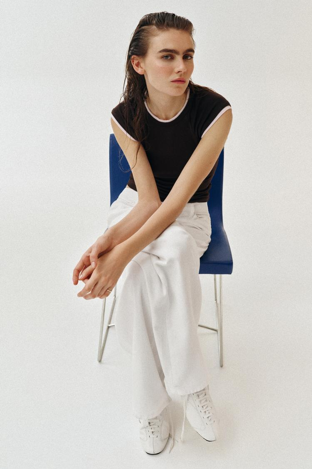 ZARA ФУТБОЛКА С ЭФФЕКТОМ ДВОЙНОГО РУКАВА, ШОКОЛАДНЫЙ