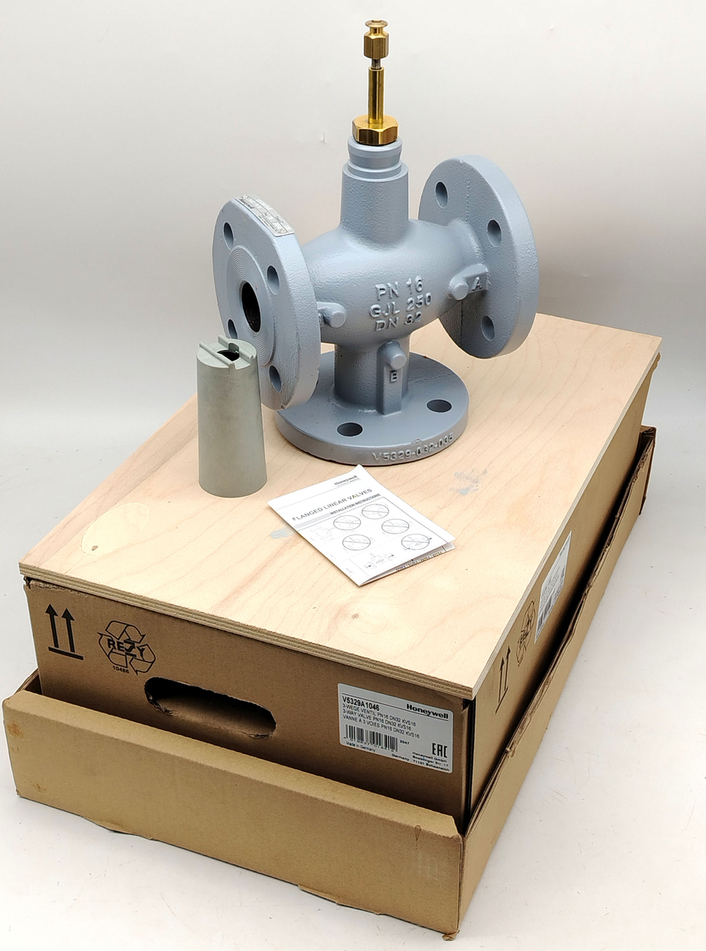 Клапан трёхходовой Honeywell V5329A1046 DN32 Kvs-25 PN16