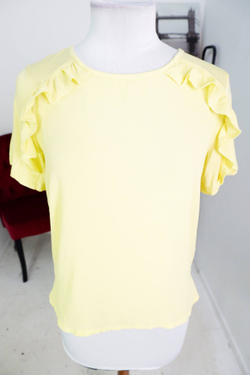 Блузка Clockhouse яркого цвета, маркировка 42, визуально на 48 размер, новая