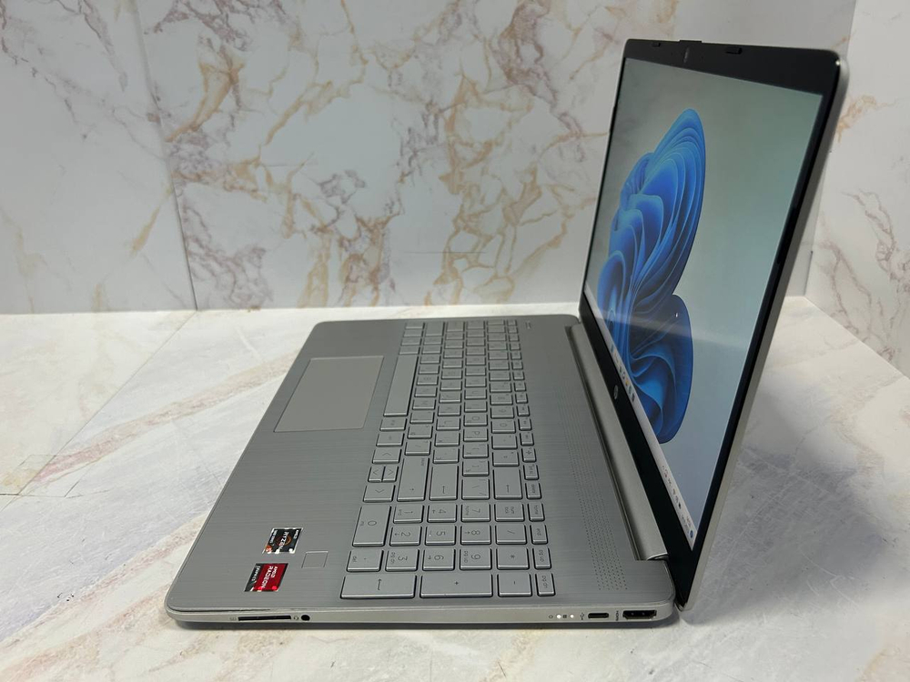 Ноутбук HP 15s-eq2013ur Конфигурация: AMD Ryzen 5 5500U/8GB/512GB SSD/AMD Radeon Graphics/15,6 (1920*1080) IPS/Win 11/B1