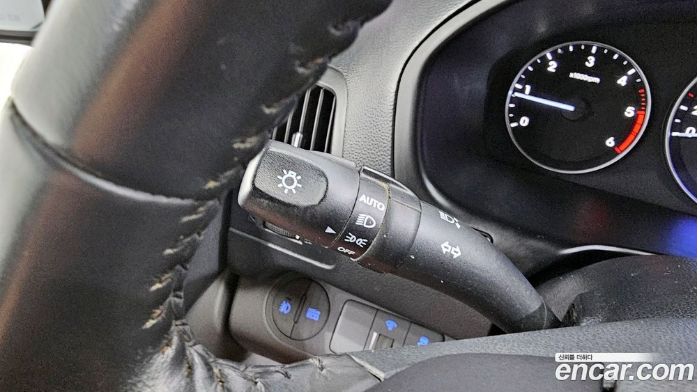 Hyundai The New Grand Starex Van 5-и местный (07.2020)