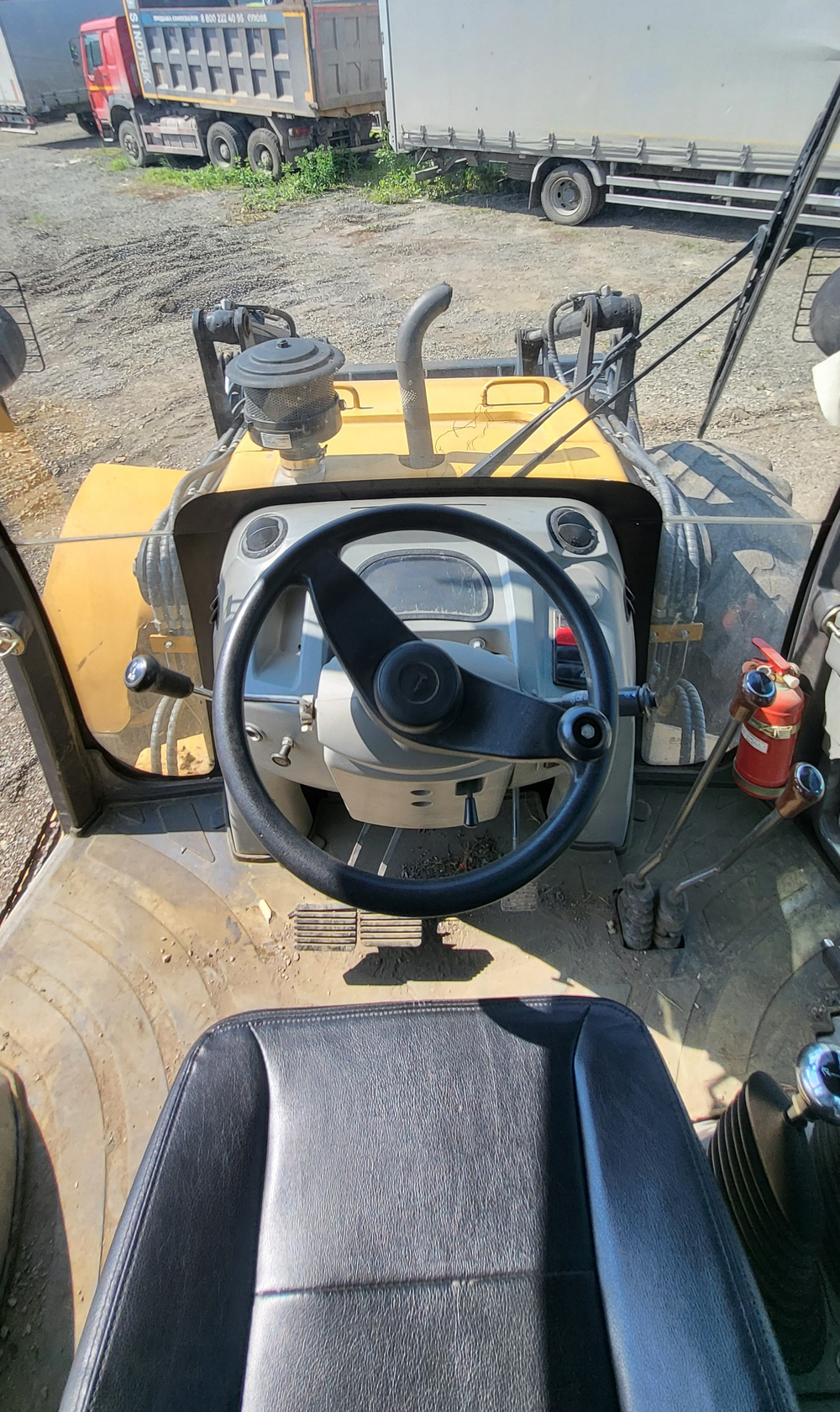 BIZON 888 Экскаватор-погрузчик 888 (Дизельный, 4,4 л, 102 л.с., АТ)