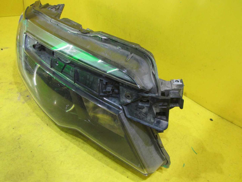 Битая Фара правая Honda Pilot 3 (2015-2018) LED