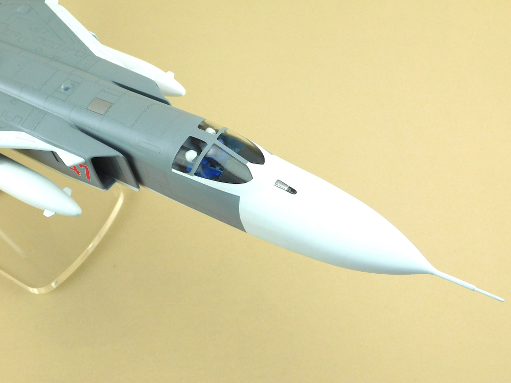 Модель самолета Су-24М (М1:48 ВКС России, RF-95091, 47)