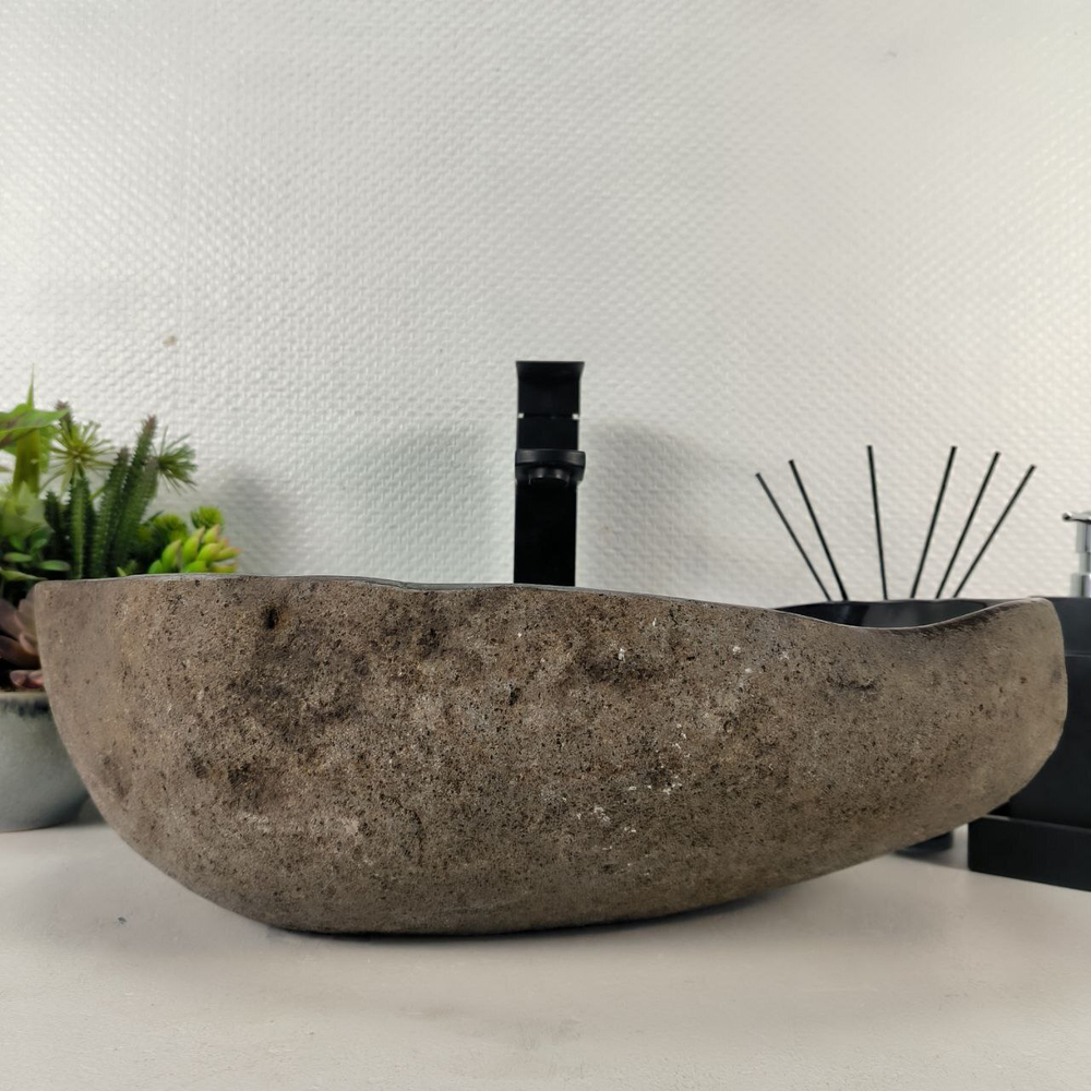 Раковина из речного камня RS-65084 48*33*15 0861