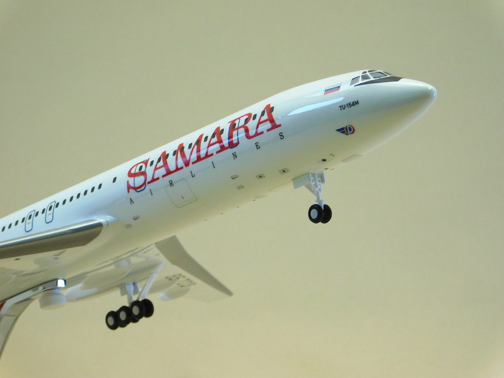 Модель самолета Ту-154М (М1:100, Самара) с шасси