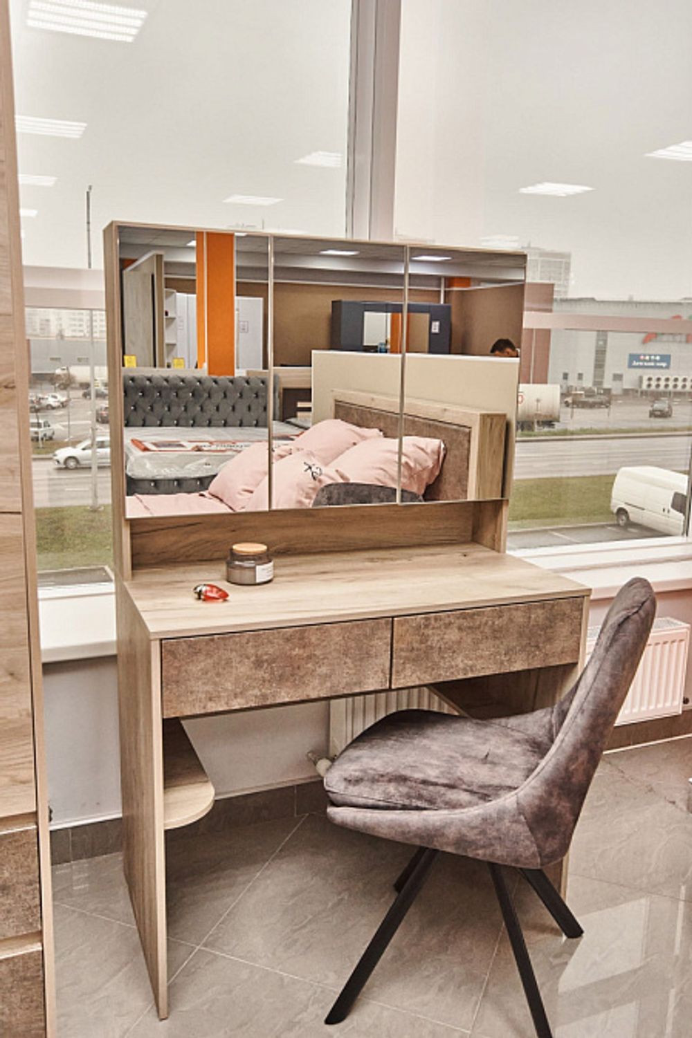 Дакота Стол макияжный