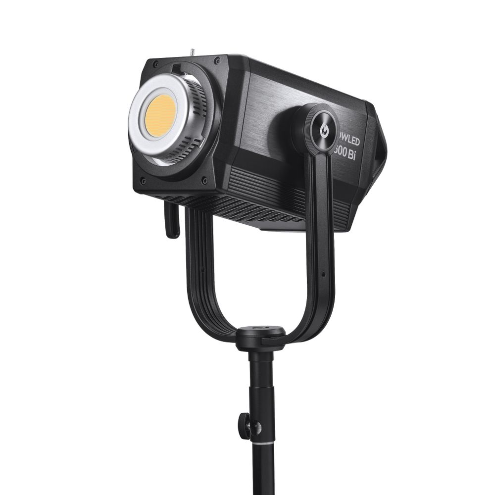 Светодиодный осветитель Godox Knowled M600Bi