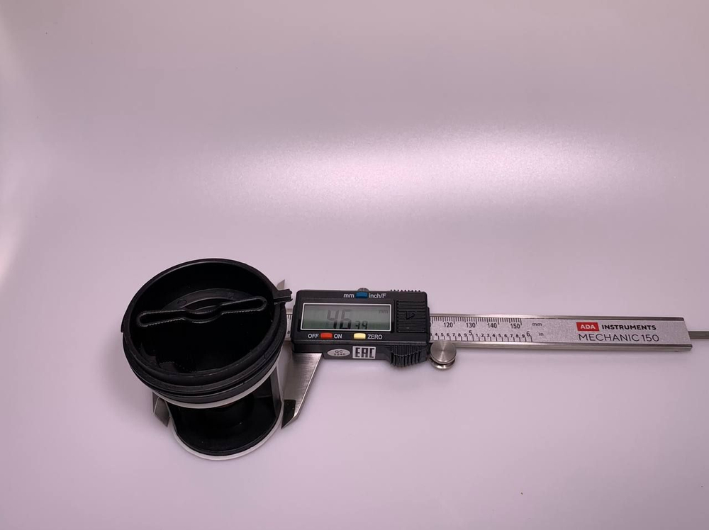 Вставка в фильтр помпы Indesit, 045027 белая, также бывает в чёрном корпусе