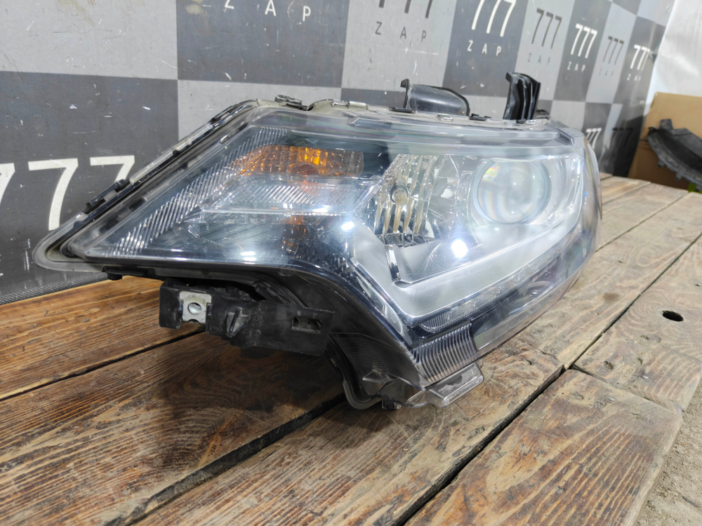 Фара левая галоген Mitsubishi Outlander 3 15-23 Б/У Оригинал 8301C853