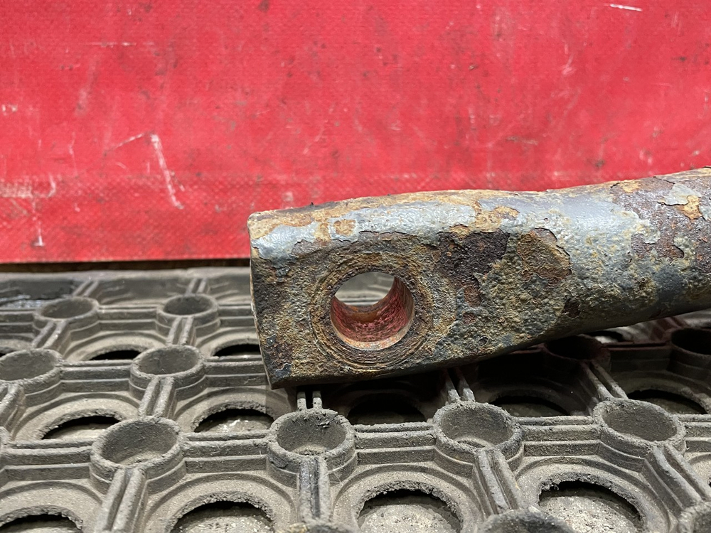 Стабилизатор передний