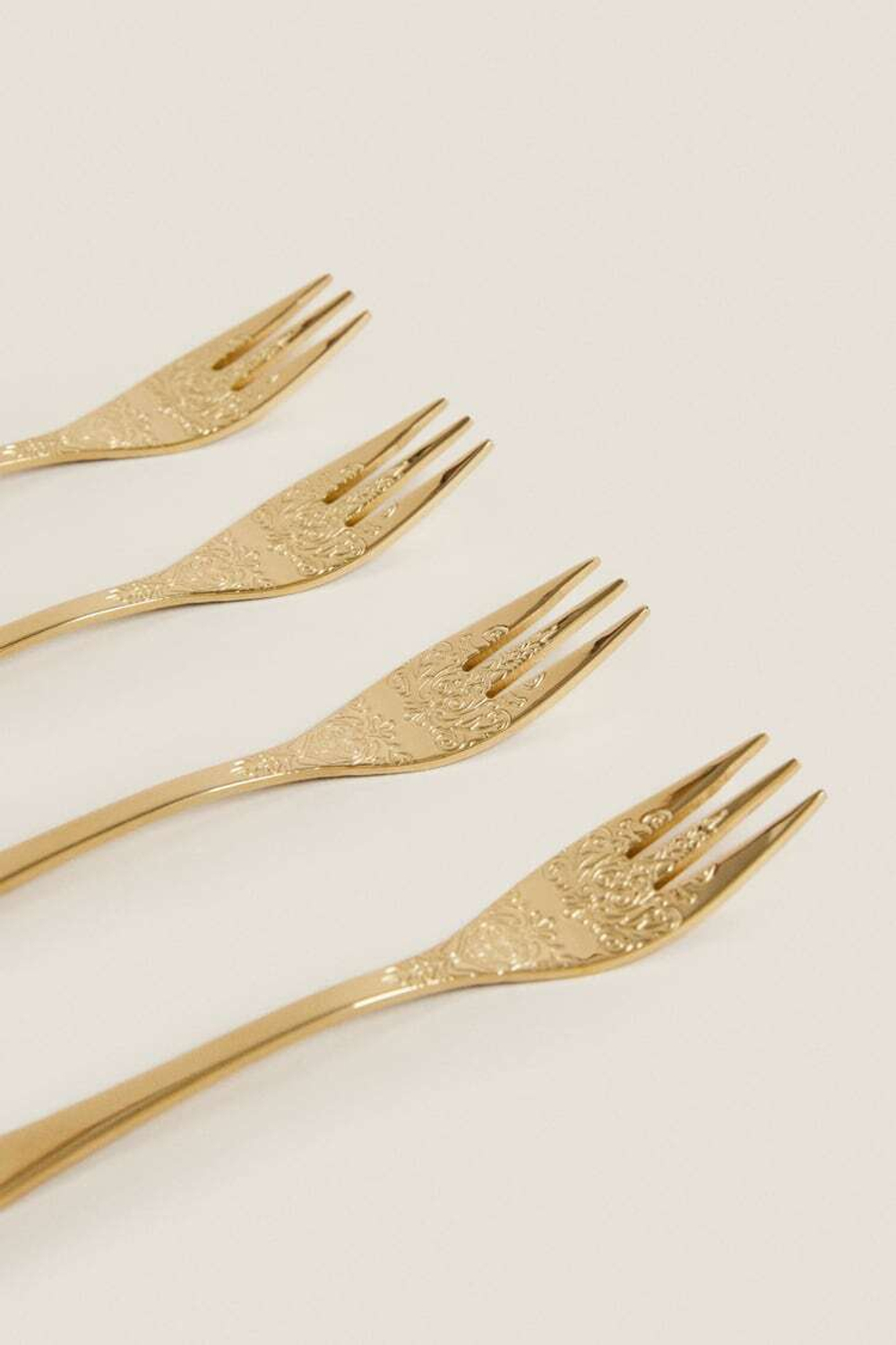 ZARA HOME НАБОР ВИЛОК С РЕЛЬЕФНЫМ УЗОРОМ, ЗОЛОТОЙ