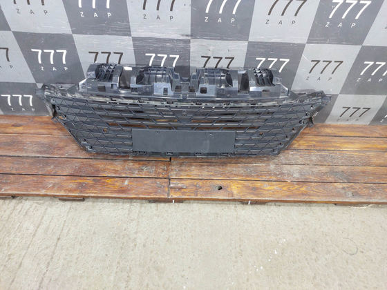 Решетка радиатора Changan UNI-V 22-нв Б/У Оригинал 2803131DE01AA