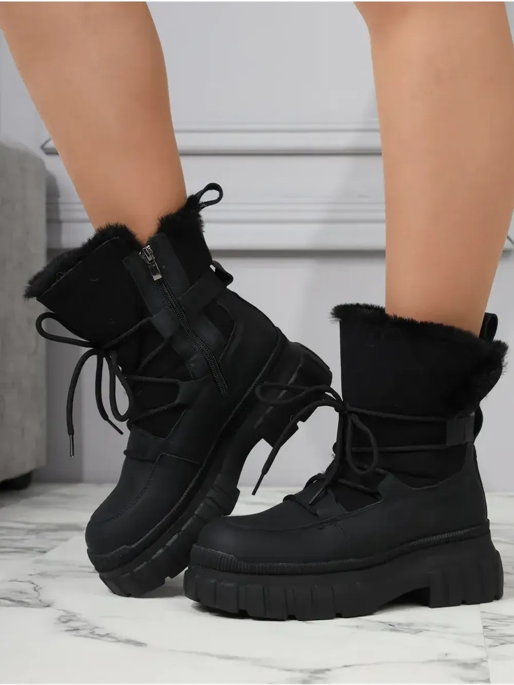 Зимние ботинки на высокой платформе