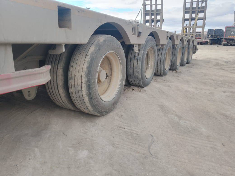 AMUR LYR9 Полуприцеп тяжеловоз 6 осей LYR9906TDPL (Раздвижной)
