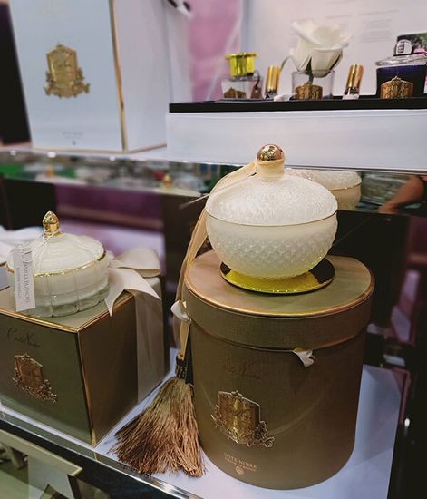 Blonde Vanilla, круглая кремовая свеча Арт-деко с кисточкой, Cote Noire