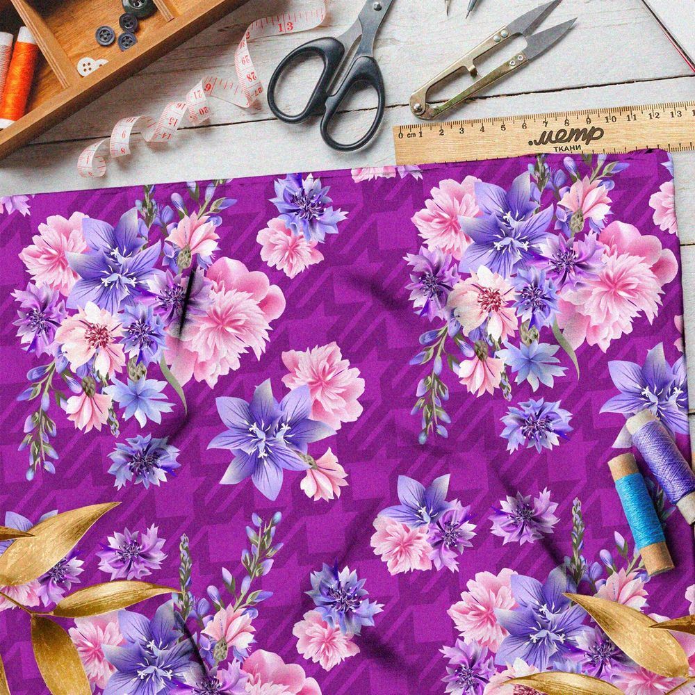 Ткань бязь васильки, колокольчики и георгины на сиреневом фоне