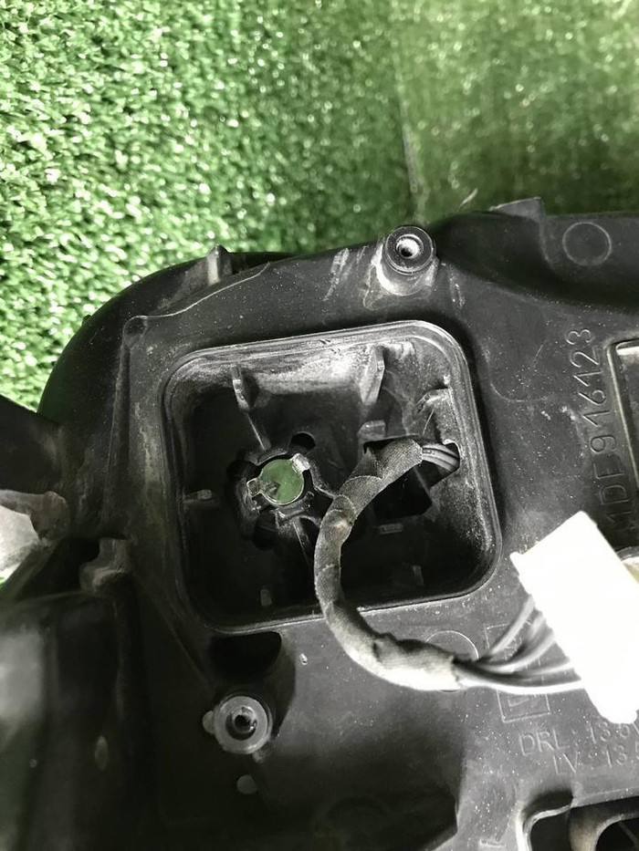 Фара правая Peugeot 3008 2 (2016-2020) LED