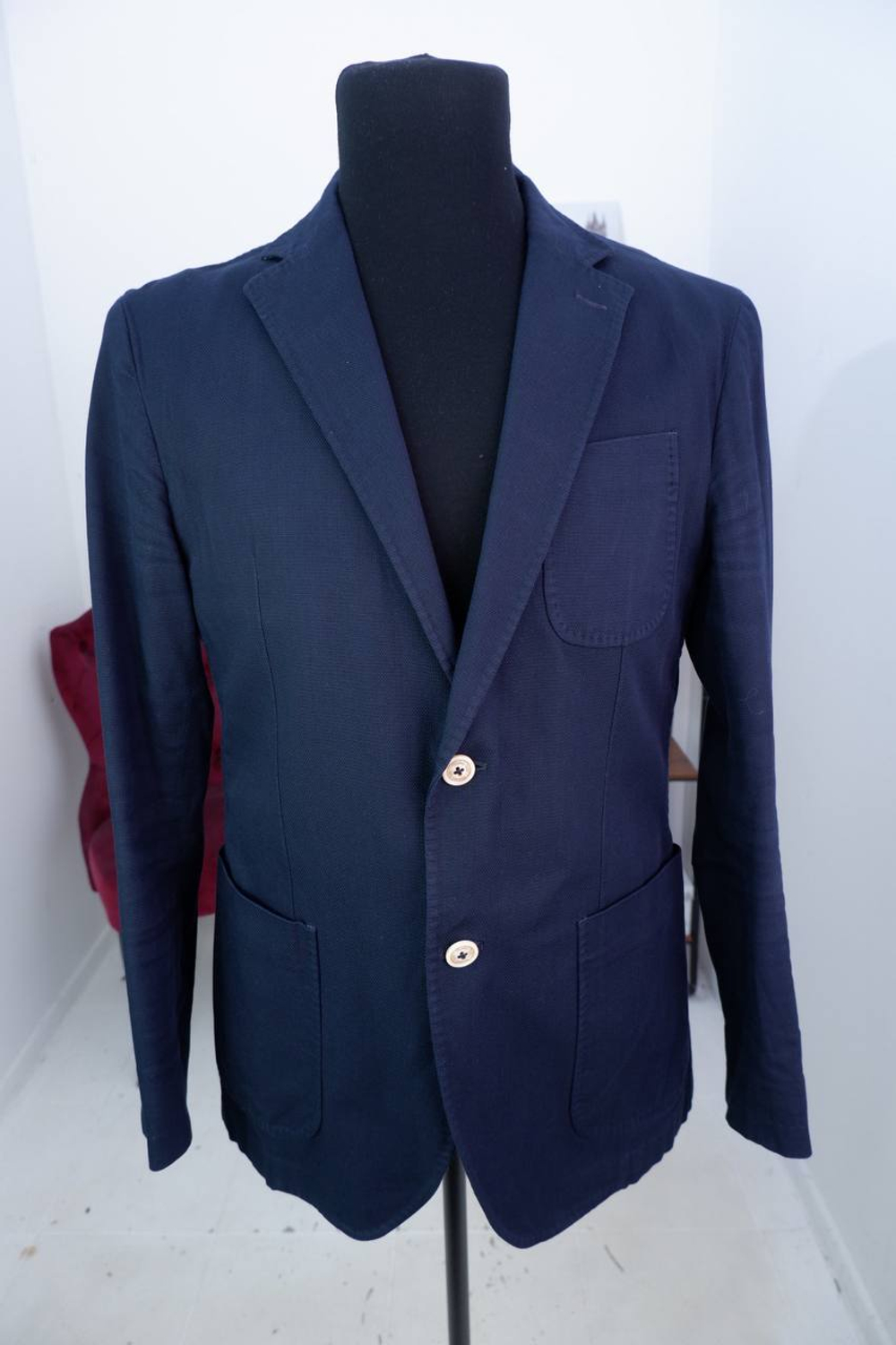 Пиджак Massimo Dutti лаконичный, визуально на 52 размер