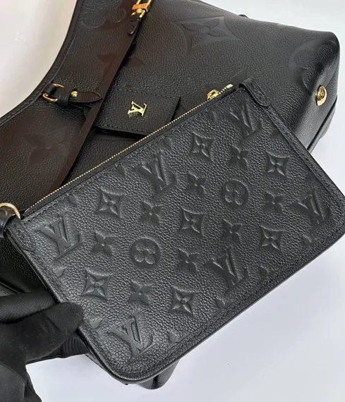 Сумка-хобо Louis Vuitton Carry All черная