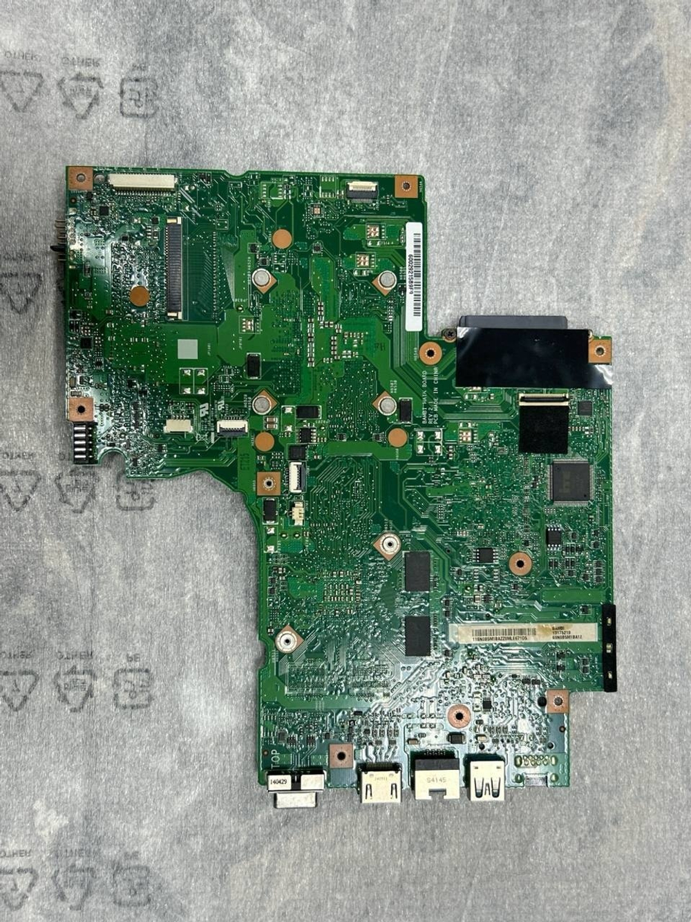 Материнская плата для ноутбука Lenovo IdeaPad G700 BAMBI W8S DIS HM70 GE 2G (90003229), оригинал