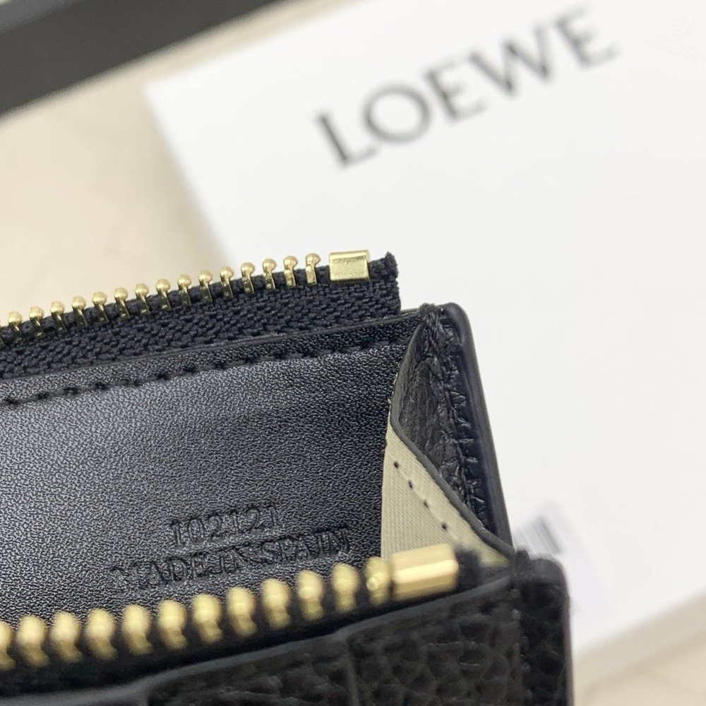 Картхолдер Loewe