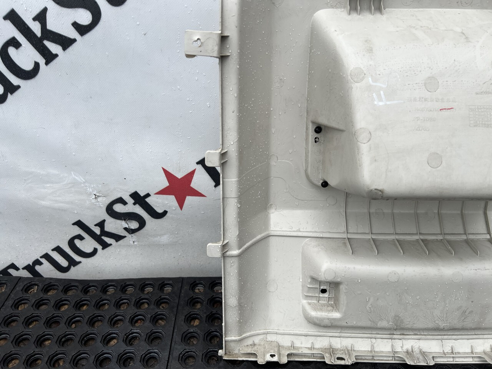 Бардачок вещевой правый 2023г