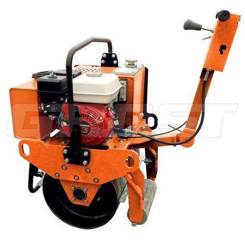 Ручной мини виброкаток GROST VR300 одновальцовый - [286 кг / Honda GX160]