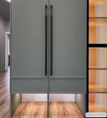 Шкаф с витриной в прихожую