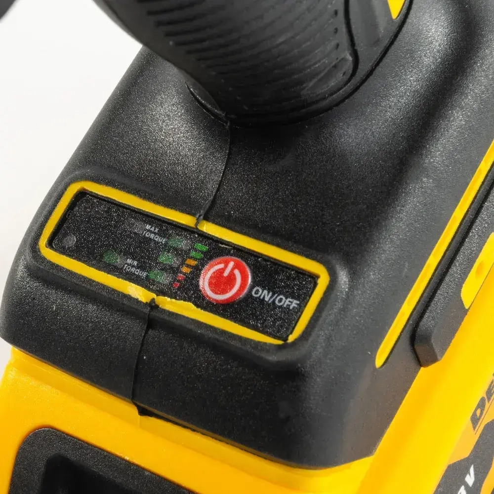 гайковерт 18V аккумуляторный бесщеточный Dewalt